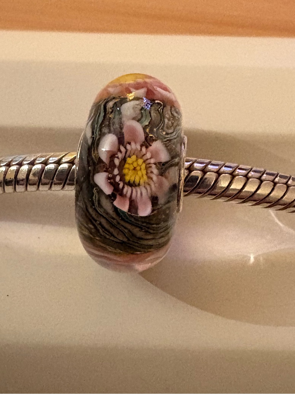 Elfbeads Soft Pink Under Water Flower - Picture 3 of 5